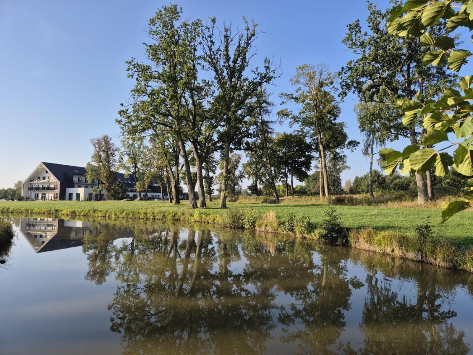 Hotel apartamentowy Natural - Ekologiczny Z Plażą Na Wyspie 3*
